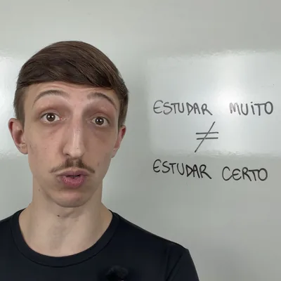 Ennzo Piacentini, o Menino dos Livros.